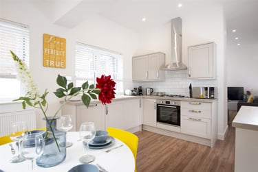 2 bed flat, Hereford Road, Southsea, Portsmouth, PO52DH - Image 2